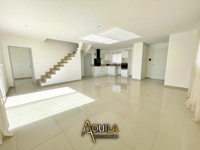 Villa - 100 m² - 5 pièces