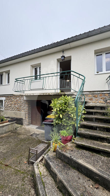 Maison - 96 m² - 5 pièces