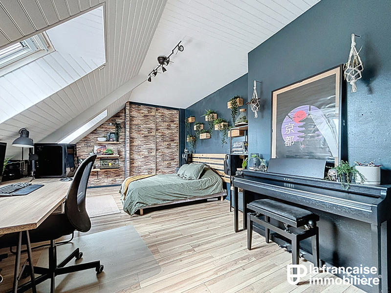 Maison - 230 m² - 8 pièces