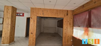 Local d'activités - 151 m² - 10 pièces