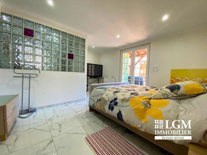 Maison - 206 m² - 7 pièces