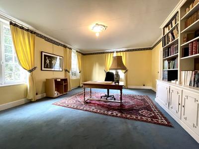 Maison - 274 m² - 12 pièces