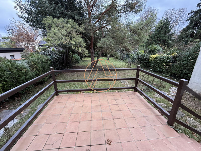 Maison - 93 m² - 5 pièces