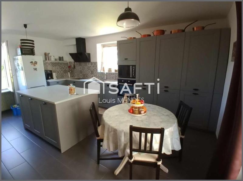 Propriété - 184 m² - 8 pièces