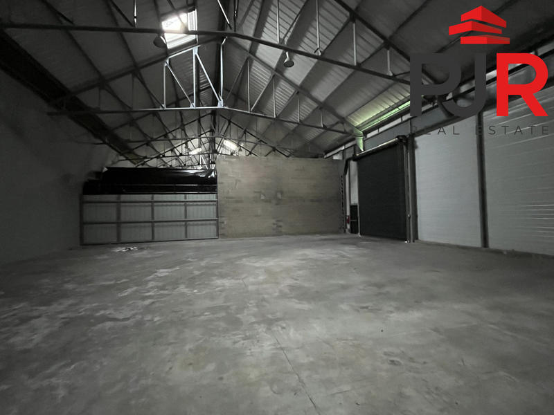 Local d'activités - 532 m²