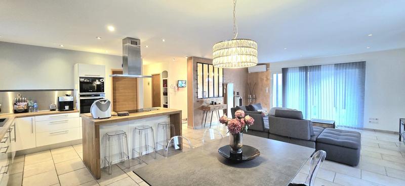 Maison - 175 m² - 8 pièces