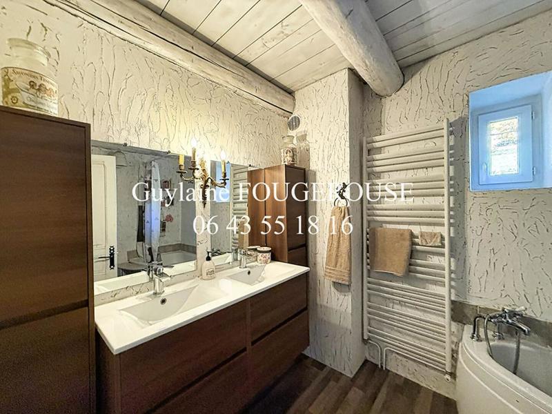 Maison - 200 m² - 8 pièces