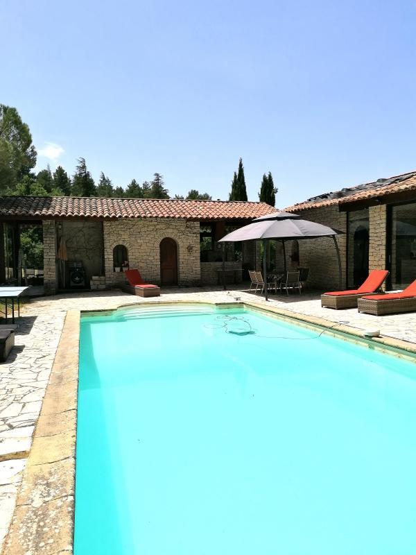 Propriété - 258 m² - 7 pièces