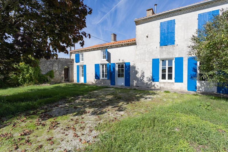 Maison - 243 m² - 5 pièces