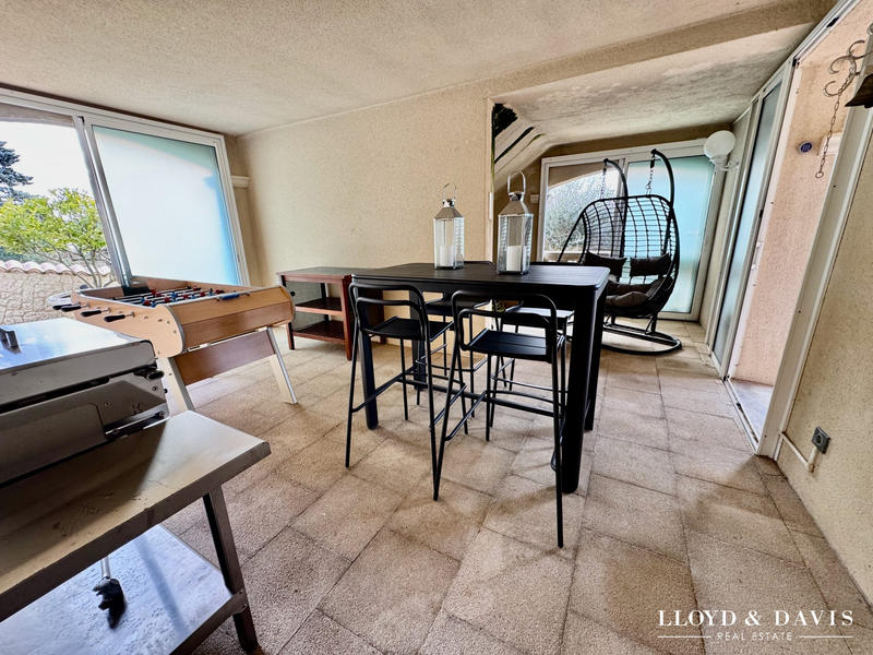 Maison - 236 m² - 7 pièces
