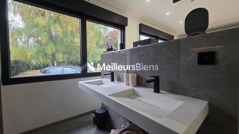 Villa - 170 m² - 6 pièces