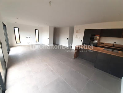 Maison - 97 m² - 4 pièces