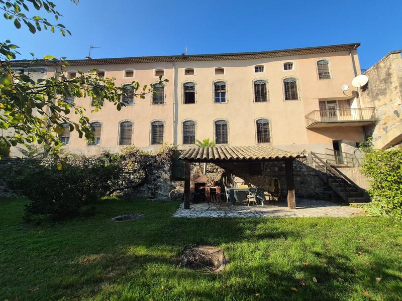 Appartement - 211 m² - 10 pièces