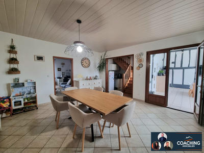 Maison - 187 m² - 9 pièces