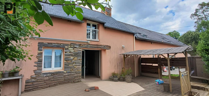 Maison - 220 m² - 9 pièces