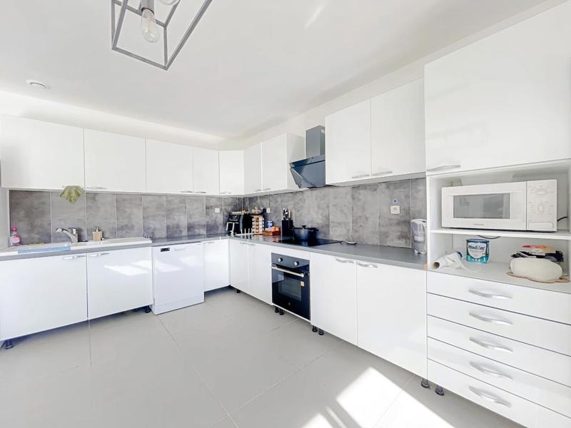 Maison - 137 m² - 5 pièces