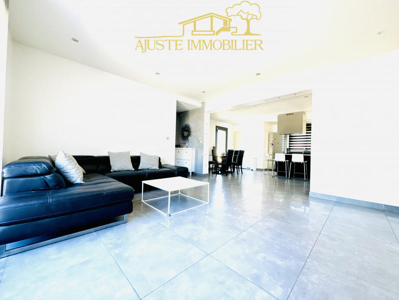 Maison - 96 m² - 4 pièces