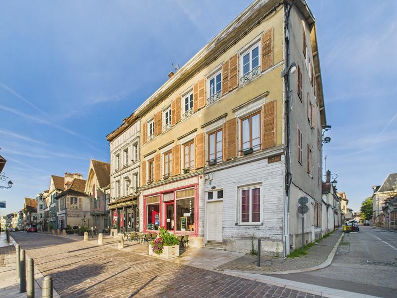 Appartement - 98 m² - 4 pièces