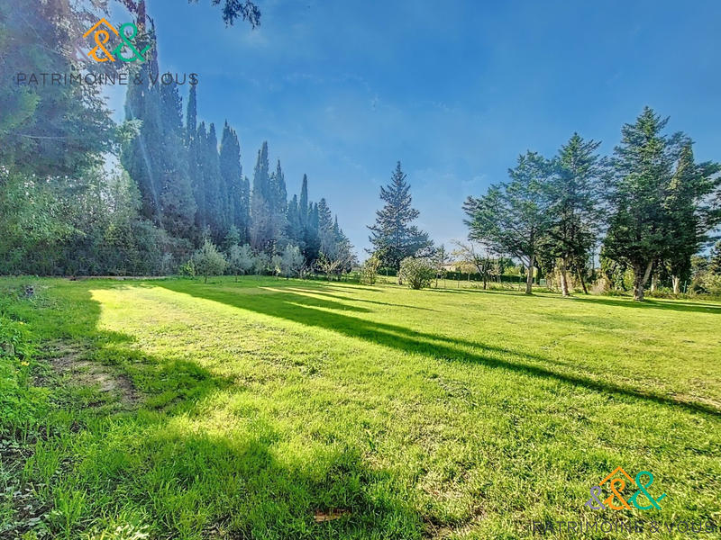 Terrain - 1 800 m²