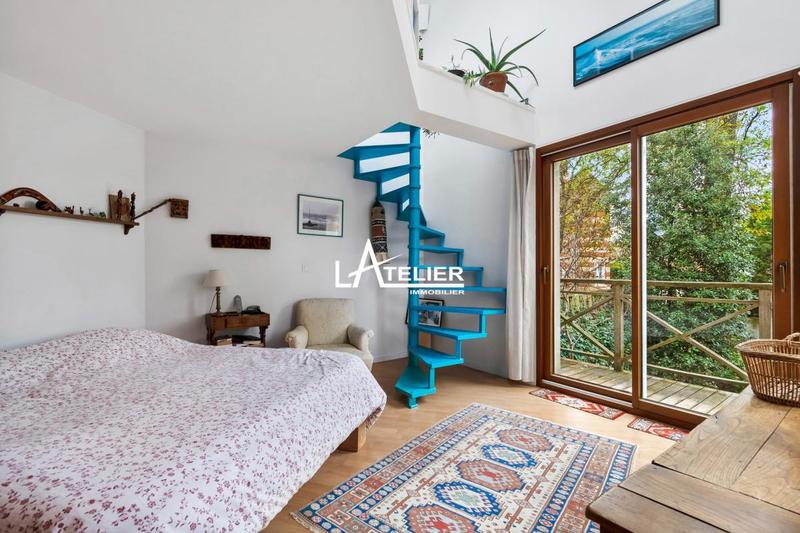 Maison - 399 m² - 15 pièces