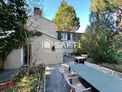 Maison - 152 m² - 8 pièces