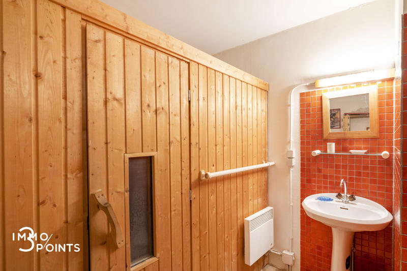 Villa - 275 m² - 16 pièces