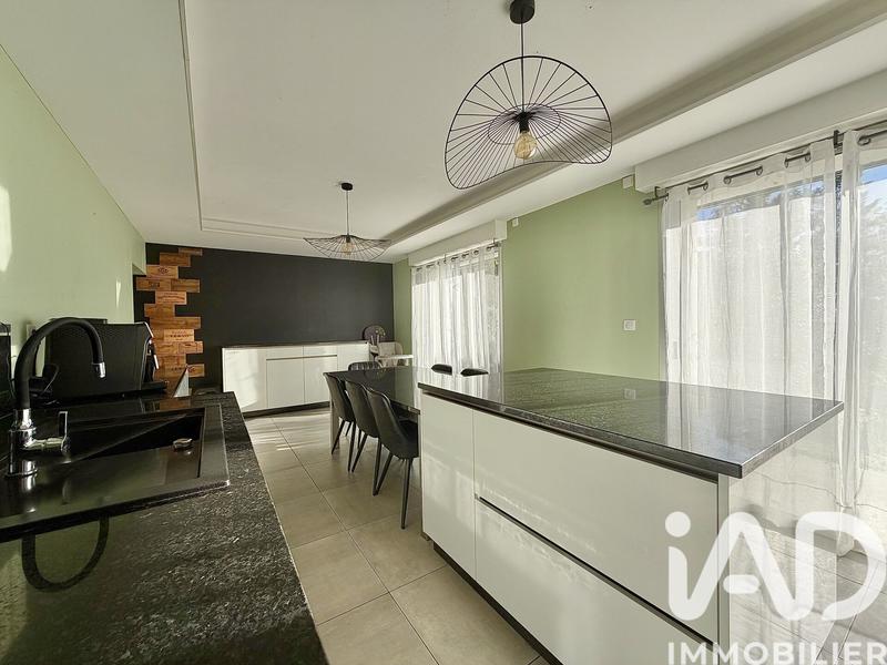 Maison - 217 m² - 8 pièces