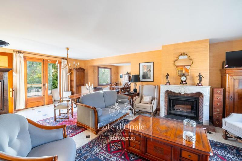 Maison - 180 m² - 7 pièces