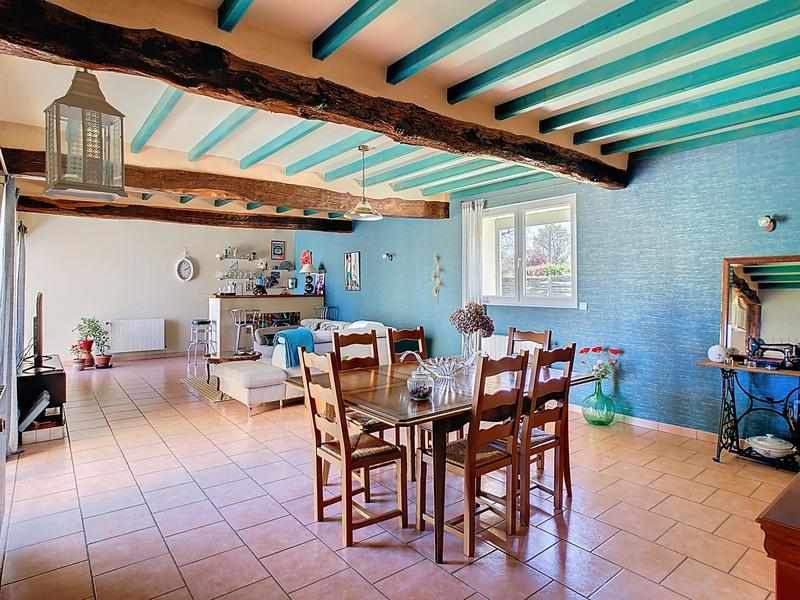 Maison - 256 m² - 10 pièces