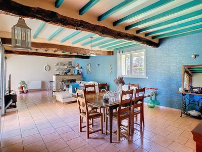 Maison - 256 m² - 10 pièces