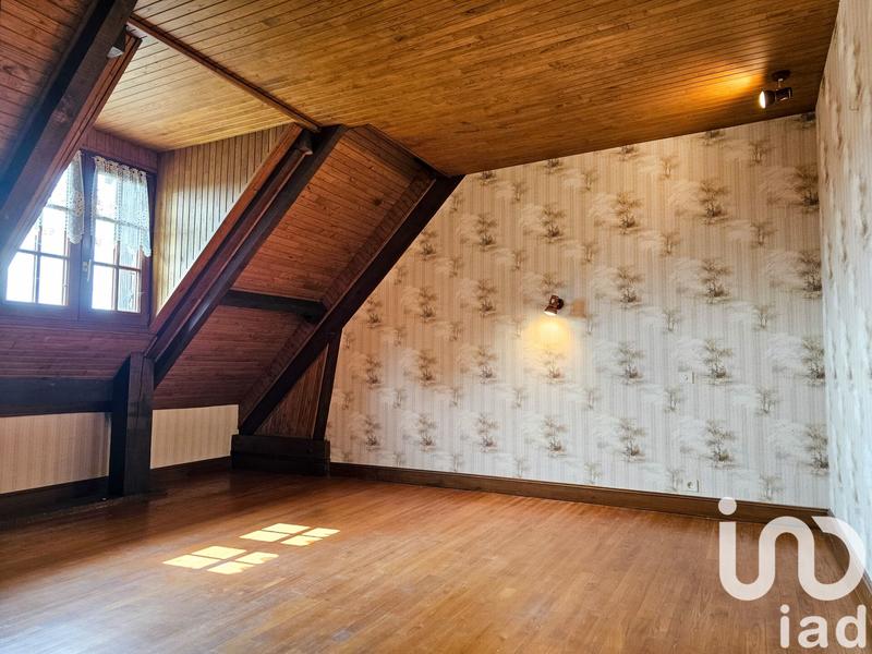 Maison - 214 m² - 6 pièces