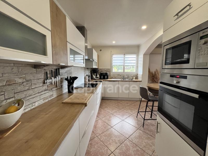 Maison - 140 m² - 5 pièces