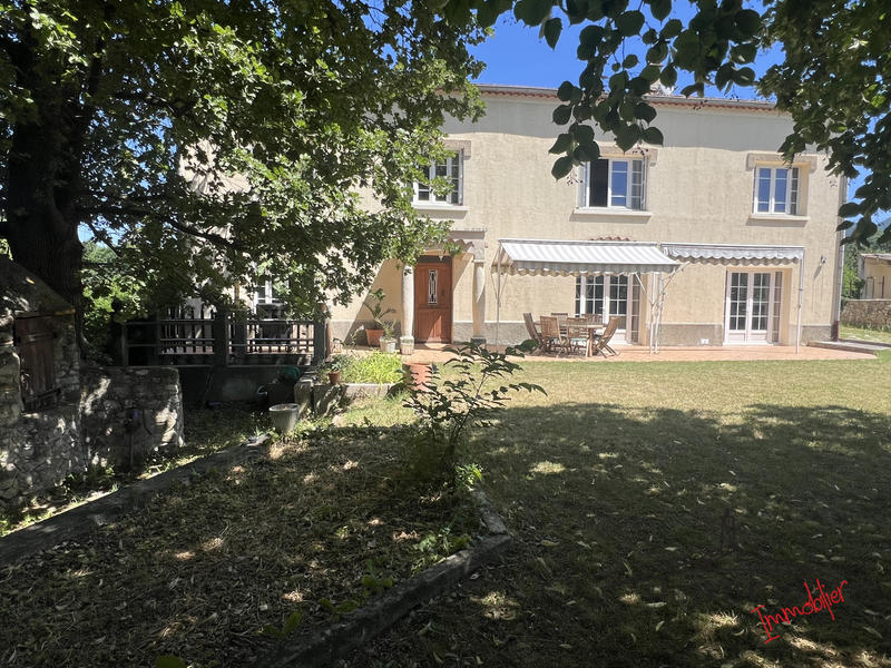 Mas - 250 m² - 8 pièces