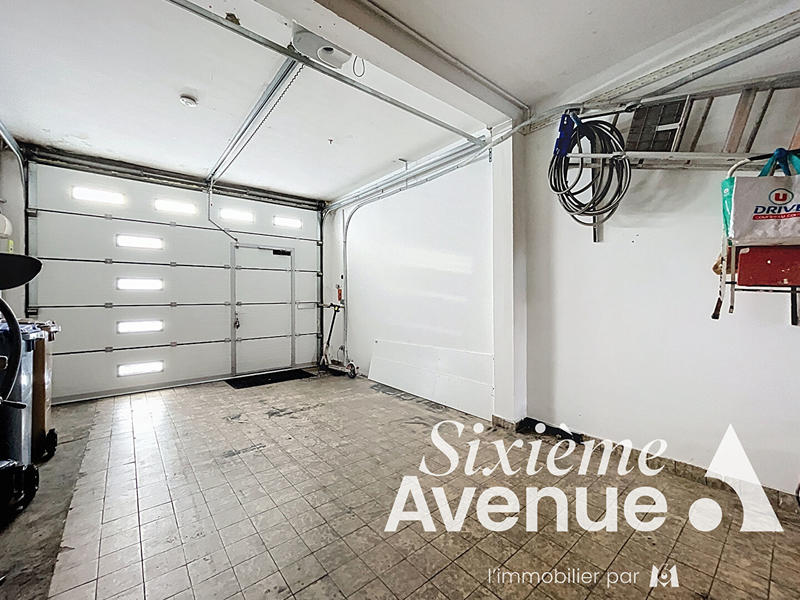 Loft - 216 m² - 5 pièces