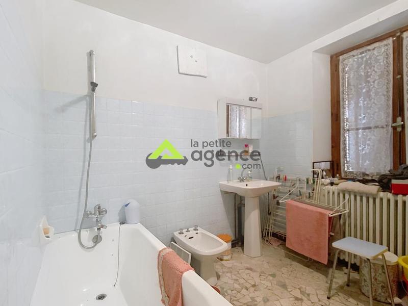 Propriété - 141 m² - 6 pièces