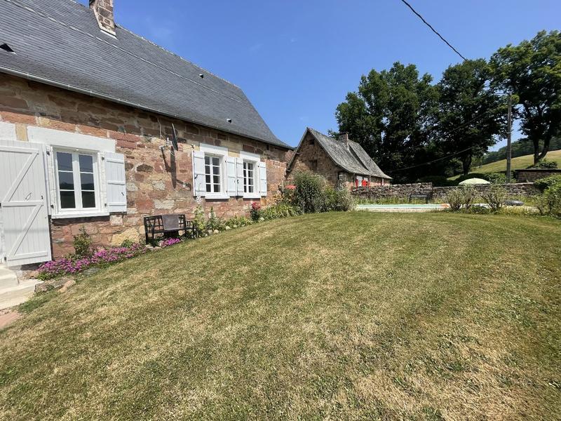 Propriété - 234 m² - 6 pièces