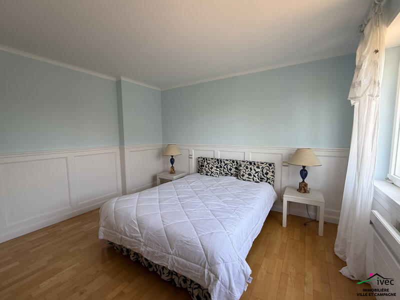 Maison - 226 m² - 8 pièces