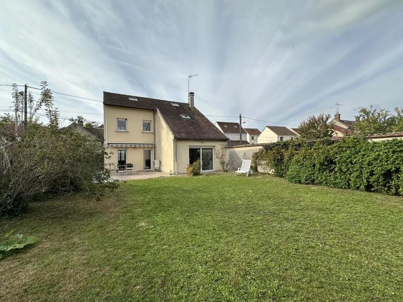 Maison - 122 m² - 7 pièces