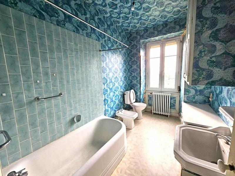 Demeure - 180 m² - 9 pièces