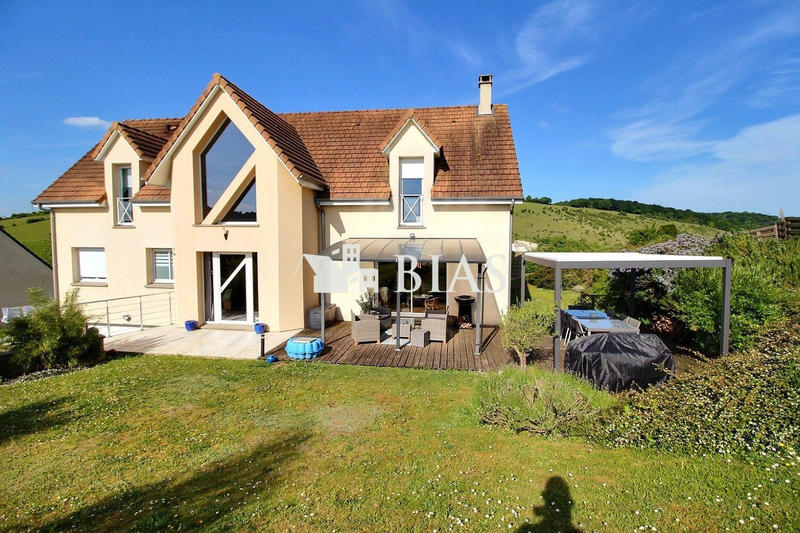 Maison - 168 m² - 7 pièces