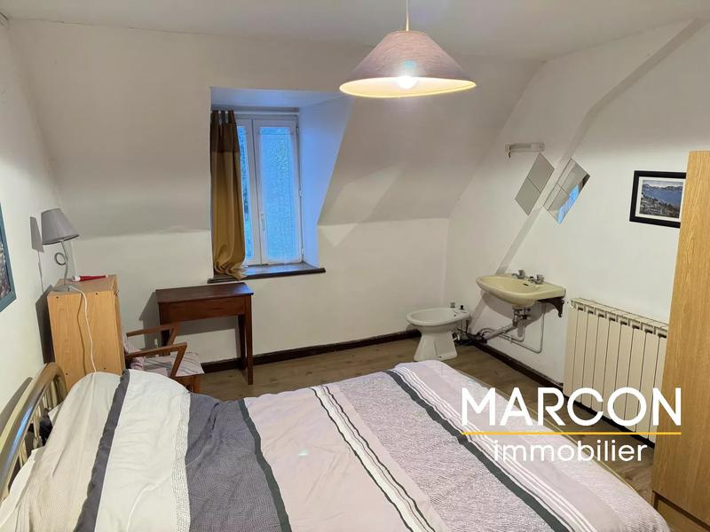 Maison de village - 300 m² - 9 pièces