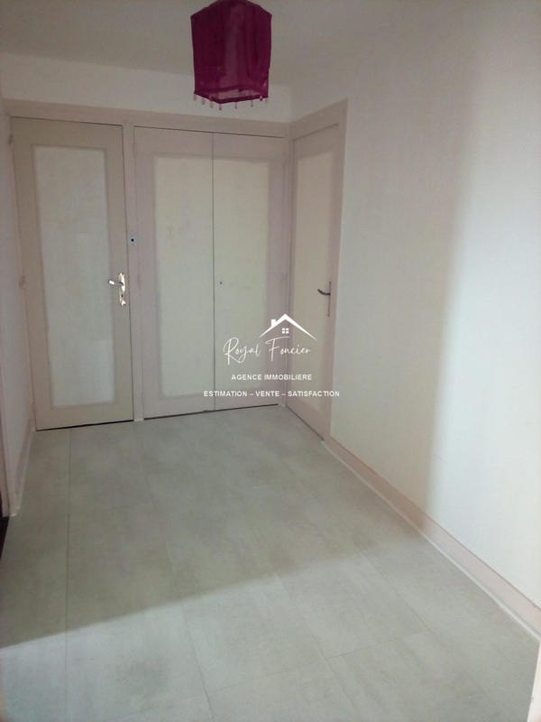 Maison - 260 m² - 6 pièces