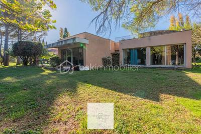 Maison d'architecte - 259 m² - 9 pièces