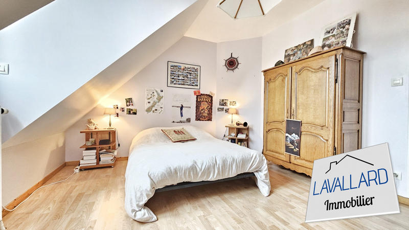 Maison - 178 m² - 8 pièces