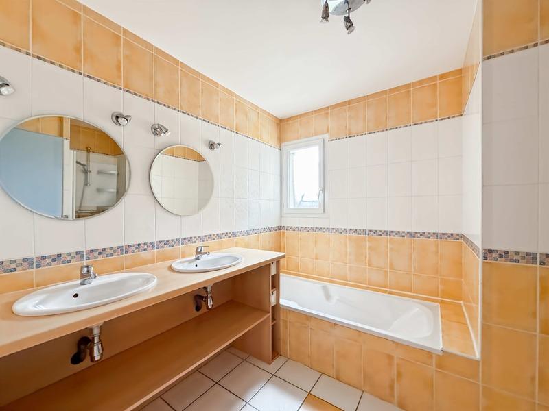 Maison - 111 m² - 5 pièces