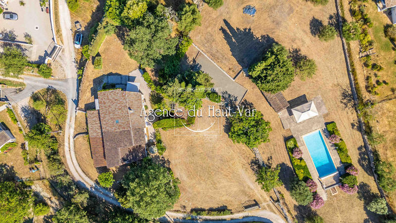 Villa - 213 m² - 7 pièces