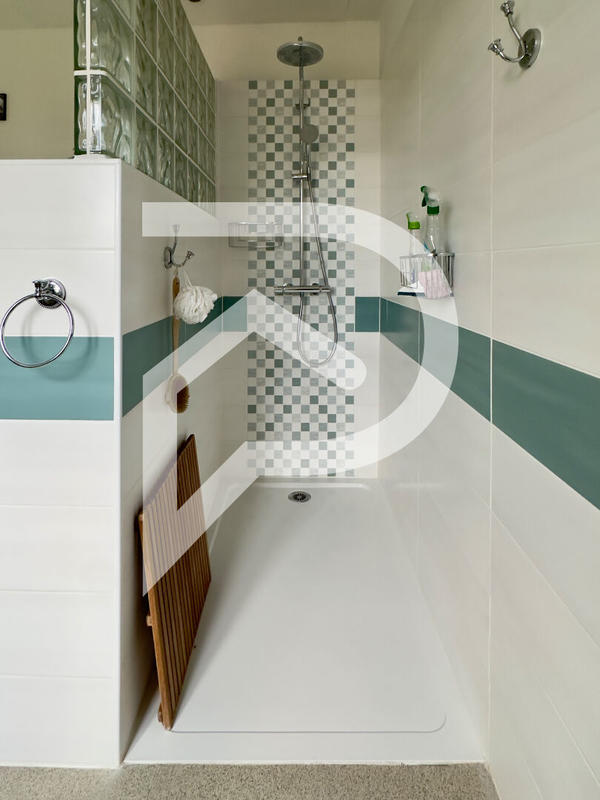 Maison - 210 m² - 7 pièces