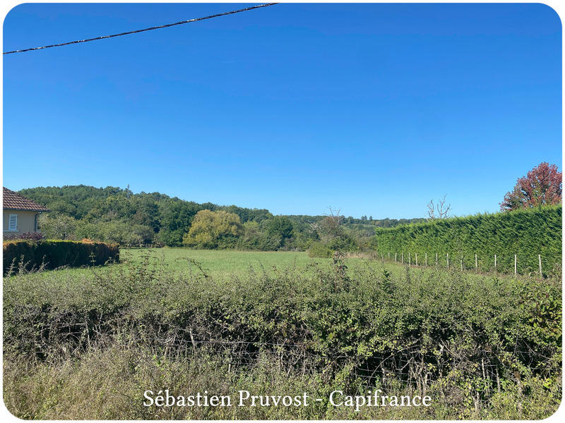 Terrain constructible - 1 500 m²