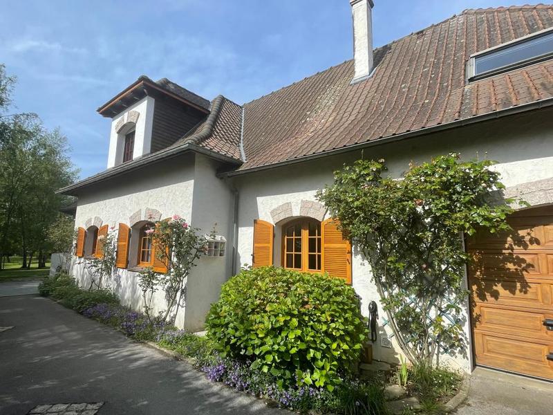 Maison - 264 m² - 7 pièces