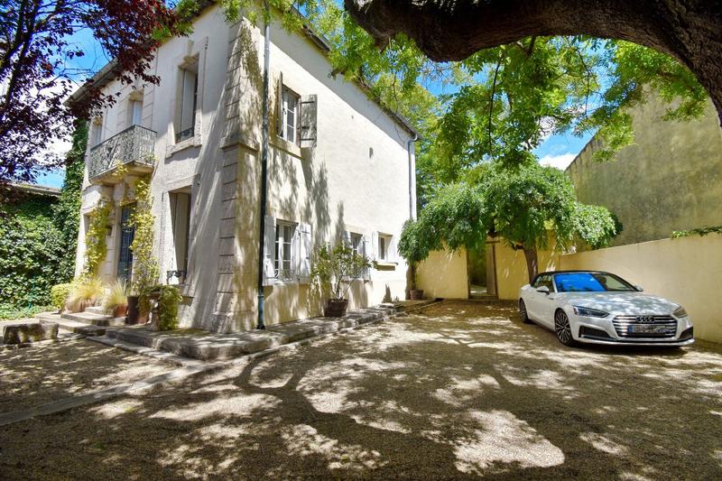 Maison - 240 m² - 7 pièces